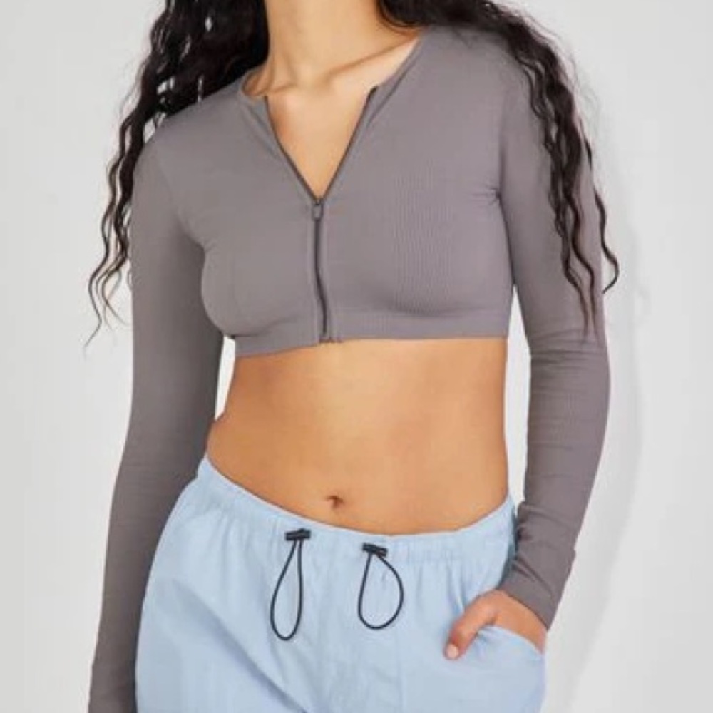 Garage grey cropped zip up top